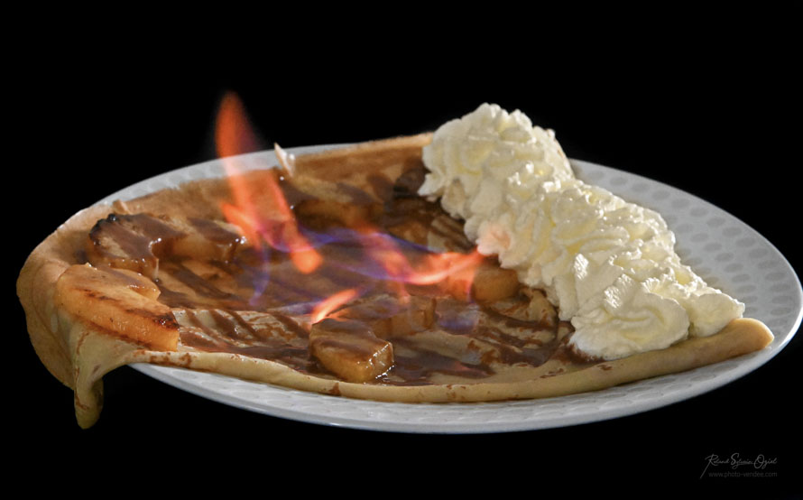 Photo de crêpe flambée