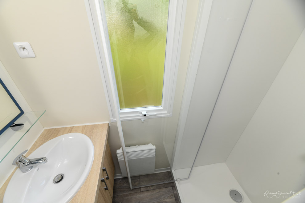 Photo de la salle d&apos;eau du mobil-home