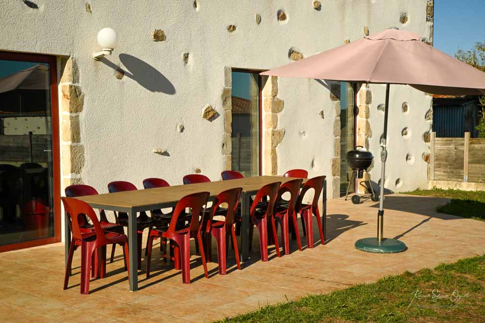 Photo du salon de jardin du gite