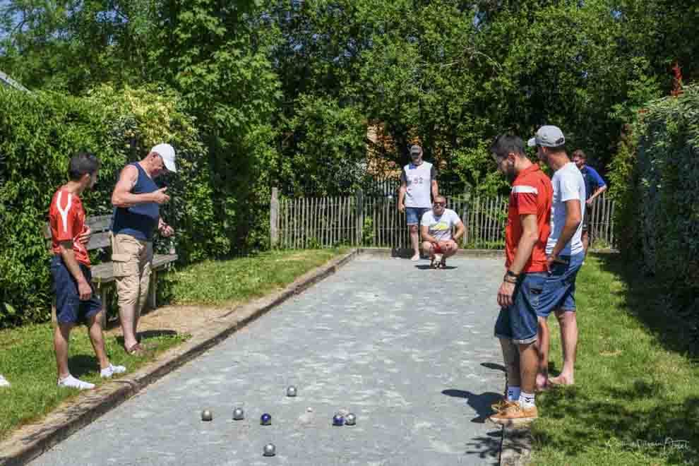 Photo de partie de pétanque