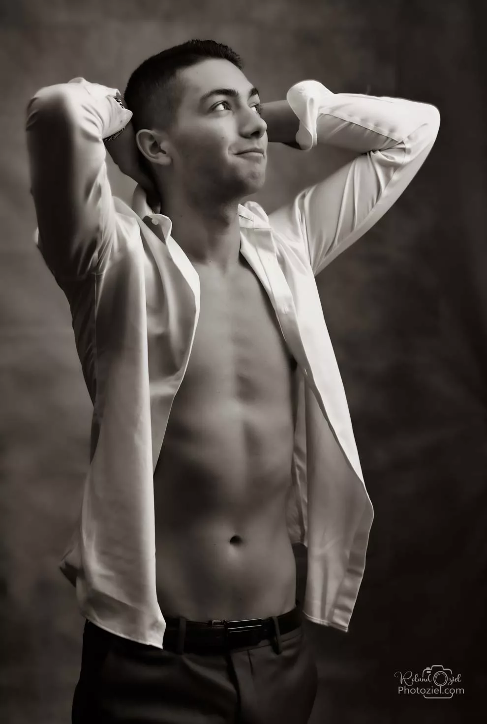 Shooting photo jeune homme photo noir et blanc