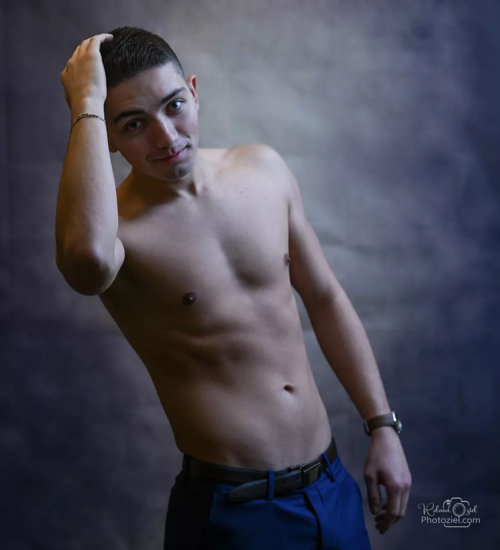 Shooting photo nu par photographe professionnel