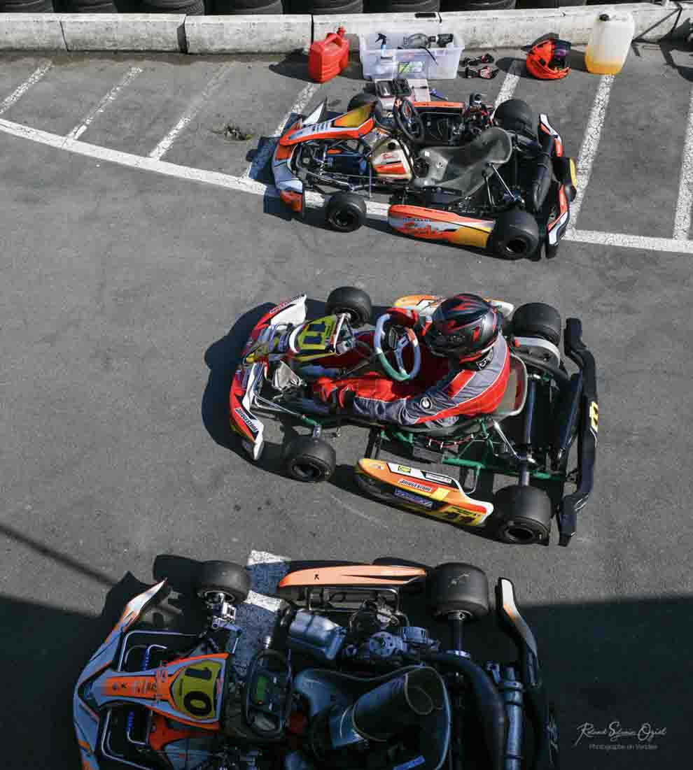 Photo sur les stands de kart