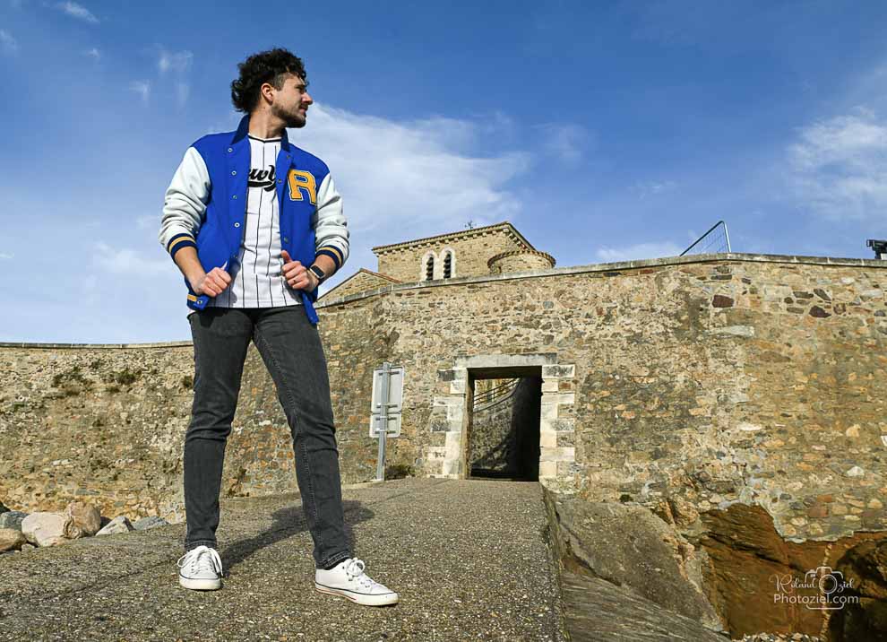 shooting photo jeune homme devant le fort saint nicolas