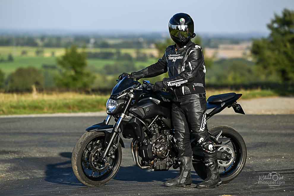 Photo de la moto et du motard