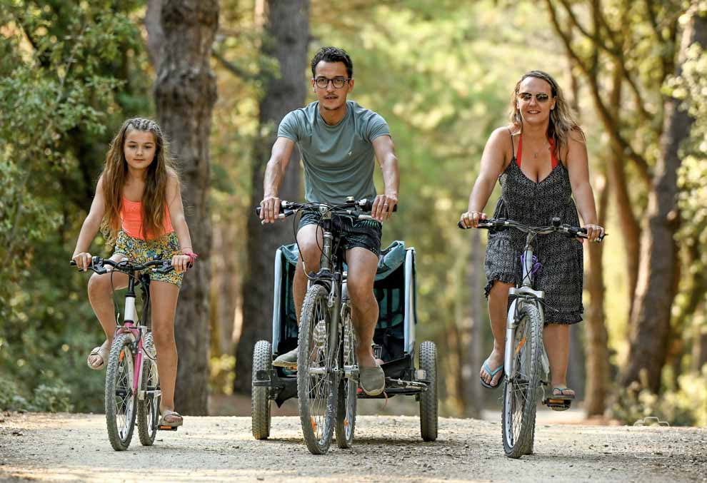 Photo de famille à vélo