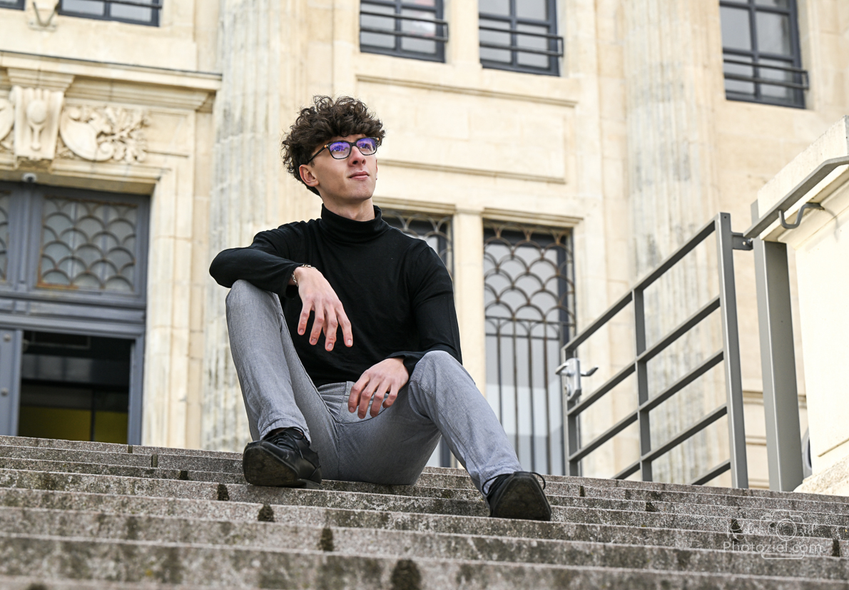 Shooting photo devant le palais de justice des sables d&apos;olonne